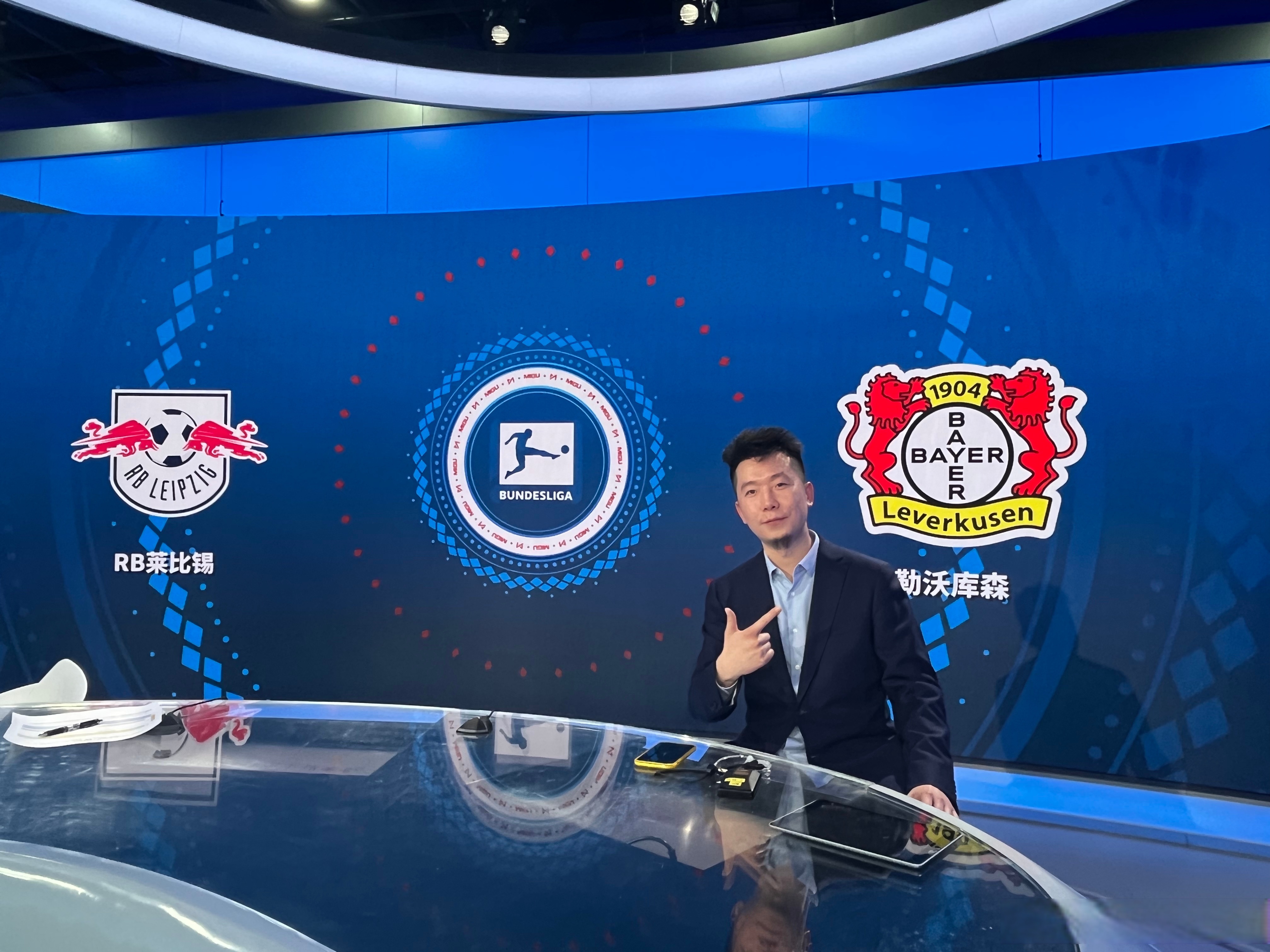 包含勒沃库森转会期状态回暖；志在德甲名次提升；信心回归；年轻球员得到机会的词条